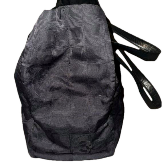 CHANEL TRAVEL LINE TOTE BAG - Picture 3 of 12